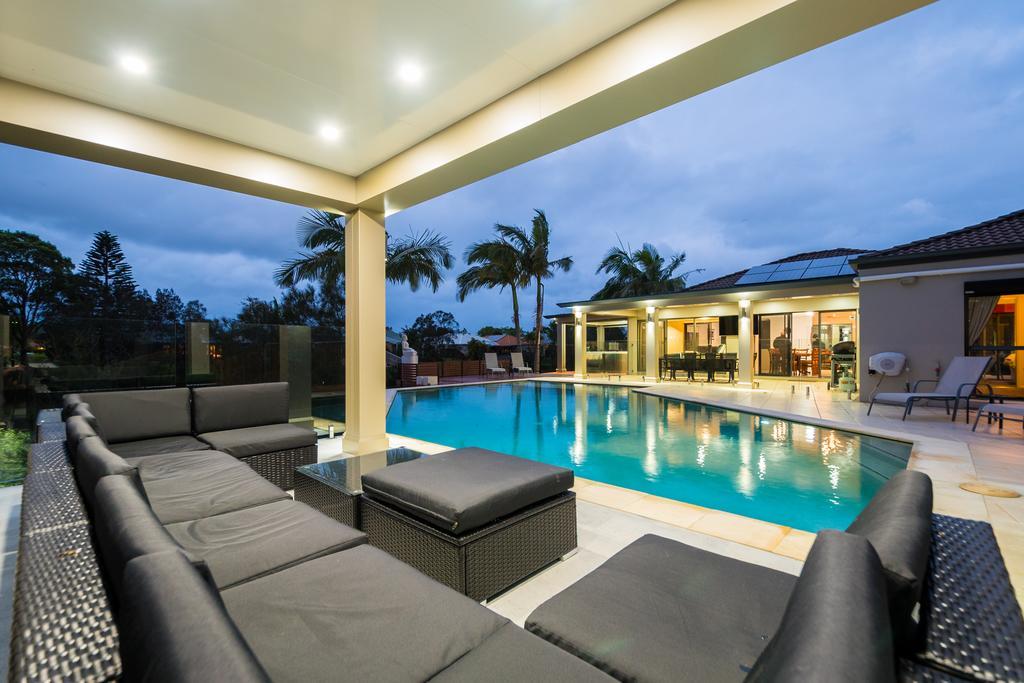 Luxury Waterfront Home Gold Coast Eksteriør billede